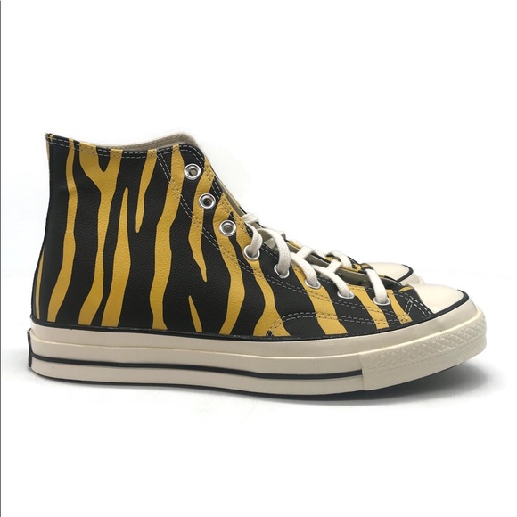 converse yellow zebra